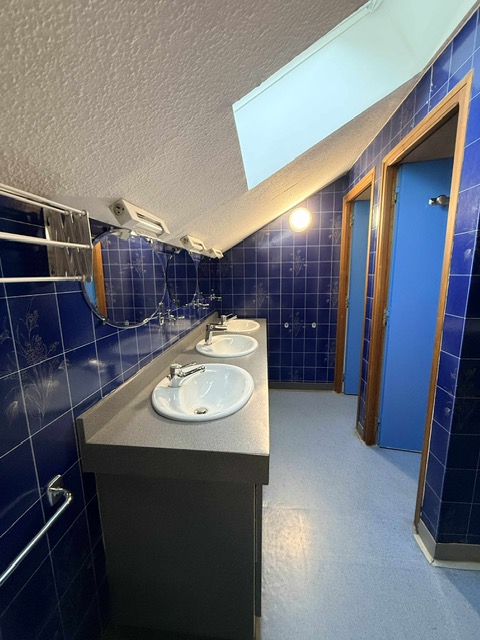 https://closmalpre.com/app/uploads/2024/06/douches-etage.jpg