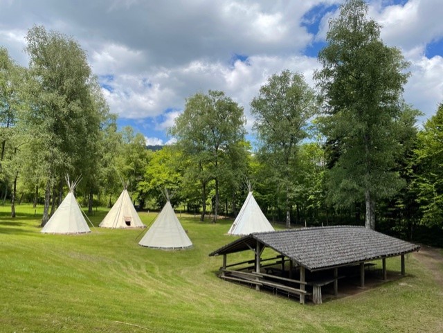 https://closmalpre.com/app/uploads/2024/07/hebergement-tipis-5.jpg